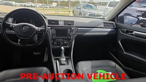 2017 Volkswagen Passat 1.8T R-Line