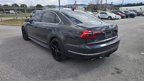 2017 Volkswagen Passat 1.8T R-Line