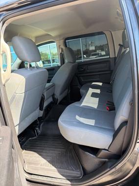 Brilliant Black Crystal Pearlcoat 2017 RAM 2500 Tradesman