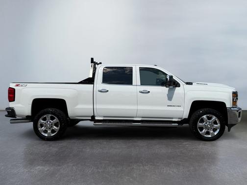 Summit White 2019 Chevrolet Silverado 2500 LTZ