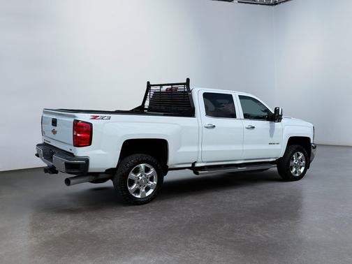 Summit White 2019 Chevrolet Silverado 2500 LTZ