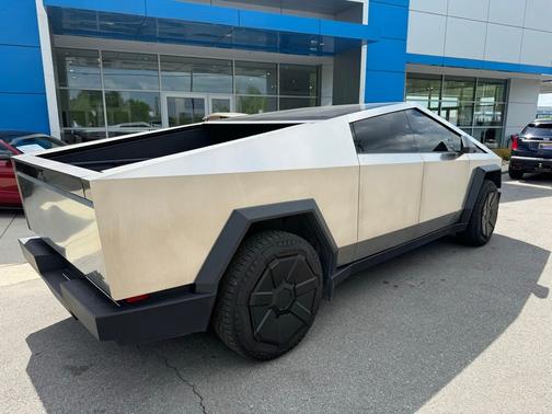 2024 Tesla Cybertruck Cyberbeast