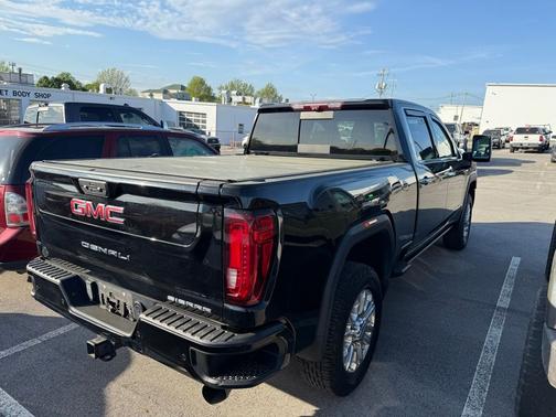 Onyx Black 2022 GMC Sierra 2500 Denali