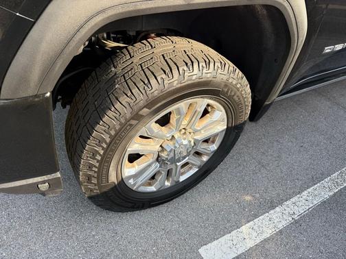 Onyx Black 2022 GMC Sierra 2500 Denali