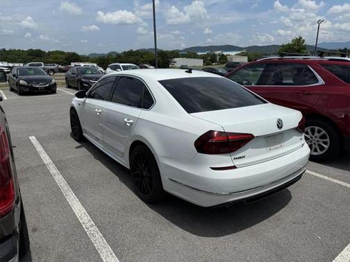 2017 Volkswagen Passat 1.8T R-Line