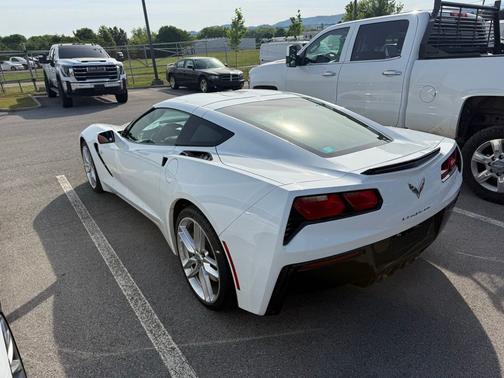 Arctic White 2018 Chevrolet Corvette Stingray