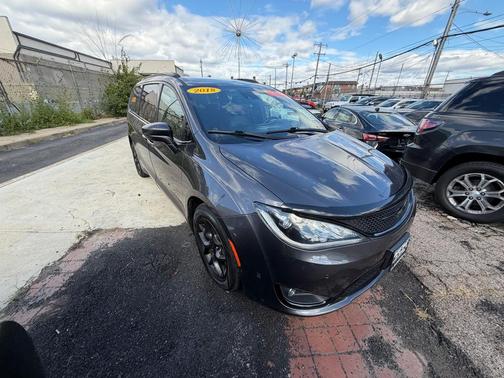 2018 Chrysler Pacifica Touring-L Plus