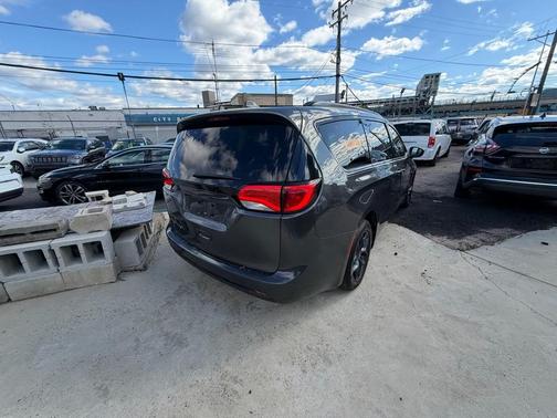 2018 Chrysler Pacifica Touring-L Plus