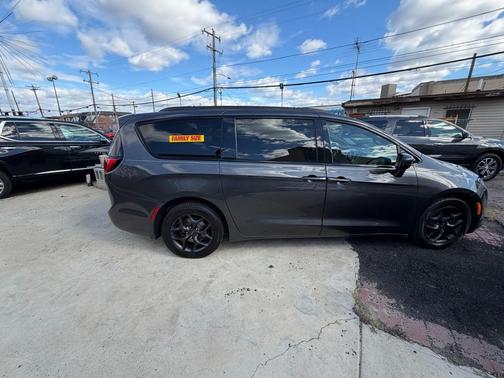 2018 Chrysler Pacifica Touring-L Plus