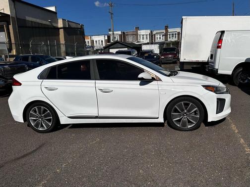 2018 Hyundai IONIQ Hybrid Limited