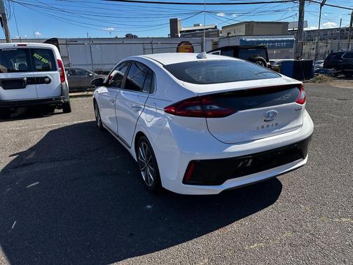 2018 Hyundai IONIQ Hybrid Limited