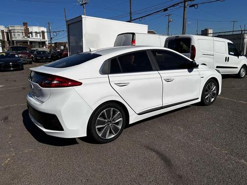 2018 Hyundai IONIQ Hybrid Limited