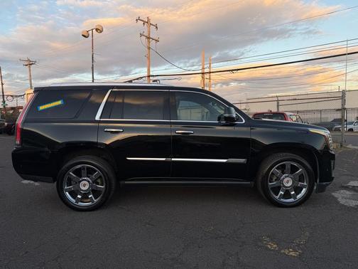 2017 Cadillac Escalade Premium Luxury