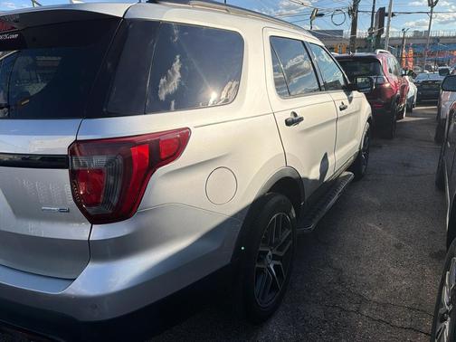 2016 Ford Explorer Sport