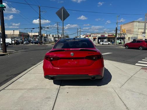2019 Alfa Romeo Giulia Ti Sport