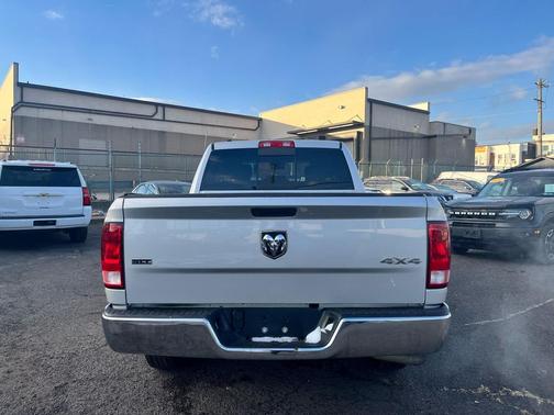 2019 RAM 1500 SLT
