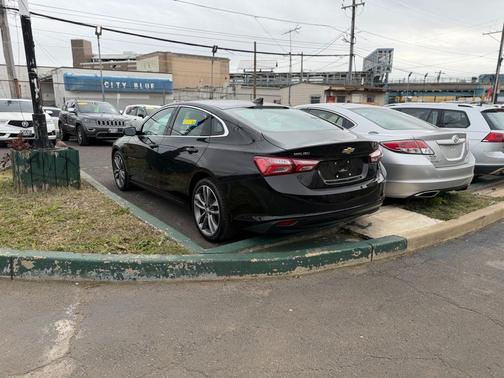2021 Chevrolet Malibu FWD LT
