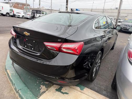 2021 Chevrolet Malibu FWD LT