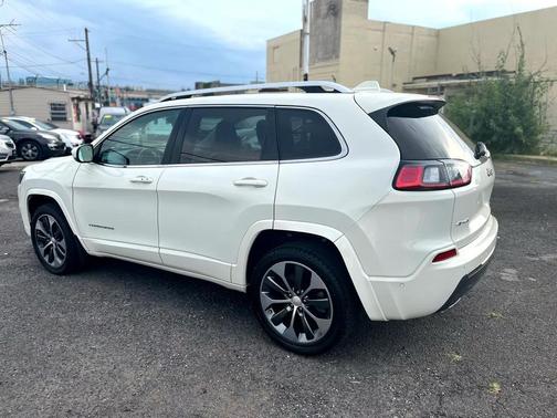 2019 Jeep Cherokee Overland