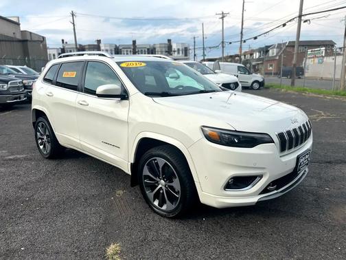 2019 Jeep Cherokee Overland