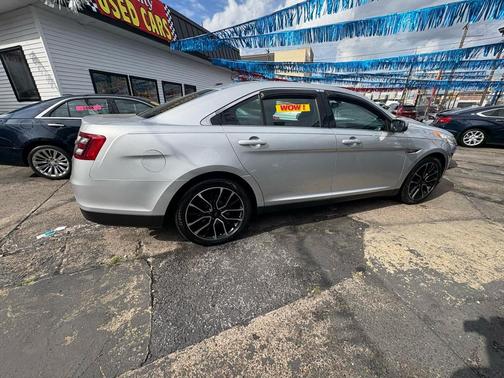 2018 Ford Taurus SEL