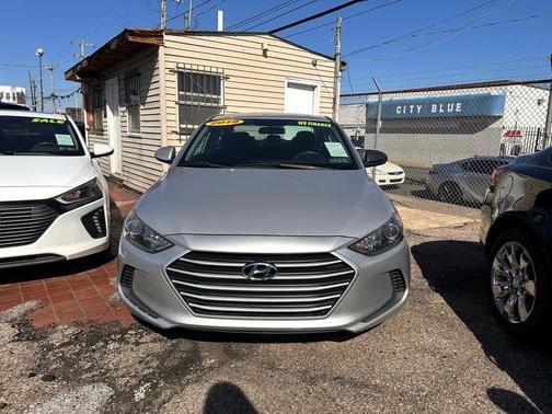 2018 Hyundai ELANTRA SE