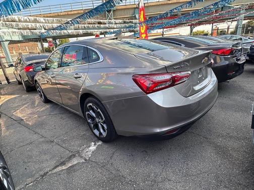 2022 Chevrolet Malibu FWD LT