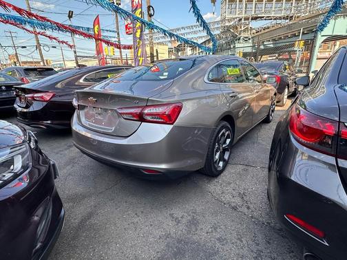 2022 Chevrolet Malibu FWD LT