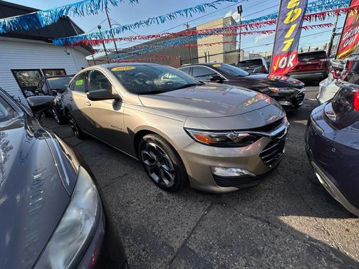 2022 Chevrolet Malibu FWD LT