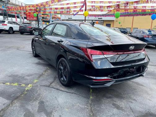2022 Hyundai ELANTRA SEL