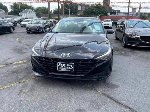 2022 Hyundai ELANTRA SEL