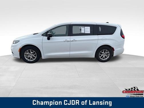 2024 Chrysler Pacifica Touring-L