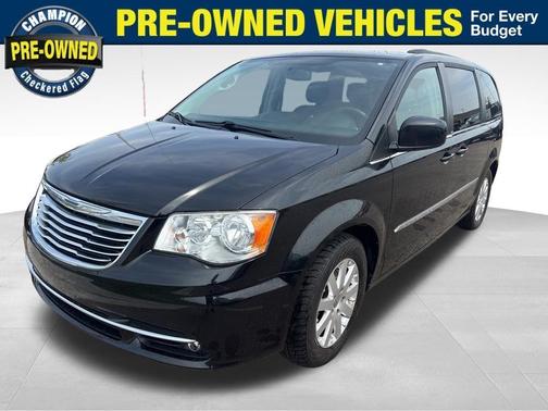 Brilliant Black Crystal Pearlcoat 2014 Chrysler Town & Country Touring