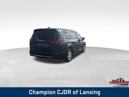 2023 Chrysler Pacifica Touring-L