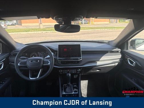 Bright White Clearcoat 2025 Jeep Compass Trailhawk