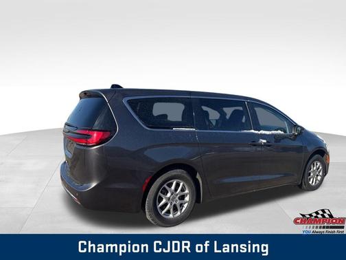 2023 Chrysler Pacifica Touring-L