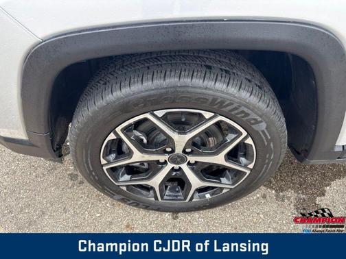 Silver Zynith 2025 Jeep Compass Limited