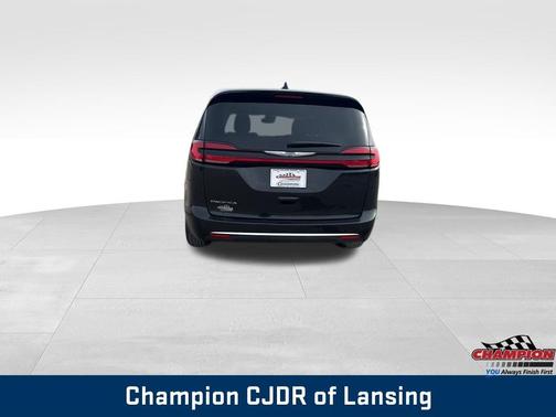 2023 Chrysler Pacifica Touring-L