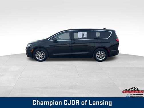 2023 Chrysler Pacifica Touring-L