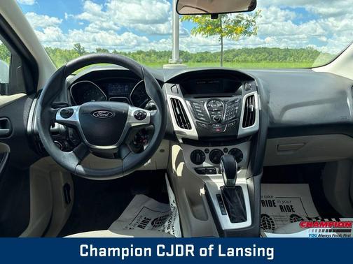 Oxford White 2014 Ford Focus SE