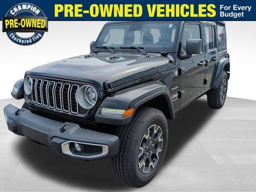 Black Clearcoat 2024 Jeep Wrangler Sahara