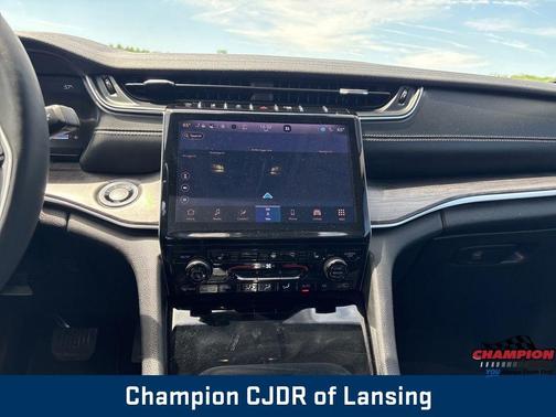 Metallic 2023 Jeep Grand Cherokee L Limited