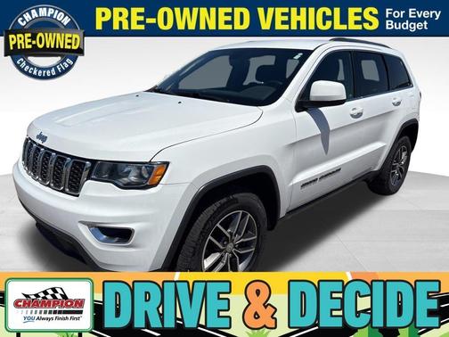 Bright White Clearcoat 2018 Jeep Grand Cherokee Laredo E
