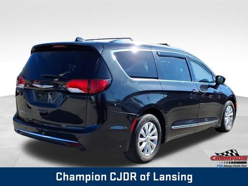 2018 Chrysler Pacifica Touring-L