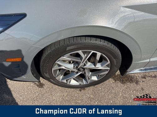 2022 Hyundai SONATA SEL