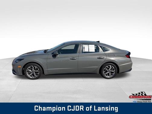 2022 Hyundai SONATA SEL