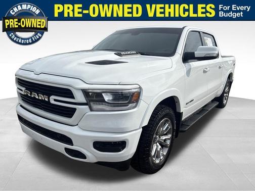 Bright White Clearcoat 2020 RAM 1500 Laramie