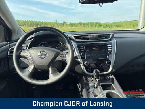 White 2022 Nissan Murano SL