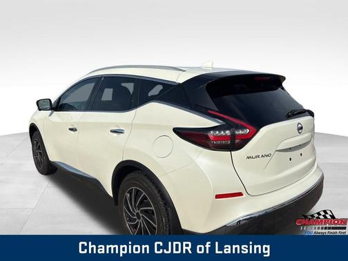 White 2022 Nissan Murano SL