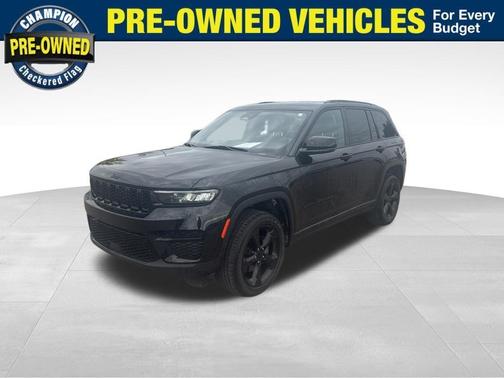 Diamond Black 2022 Jeep Grand Cherokee Altitude